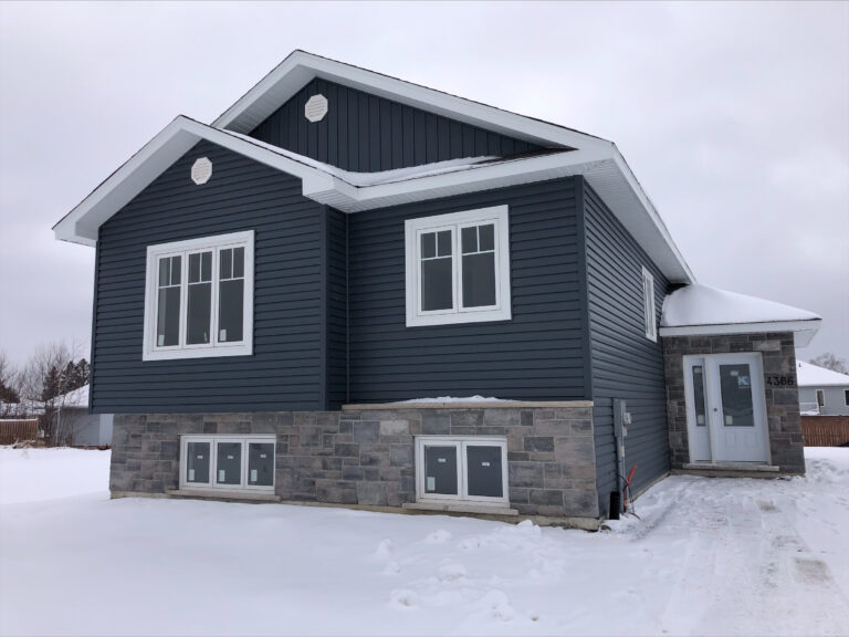 Image of 4386 Larocque Ave